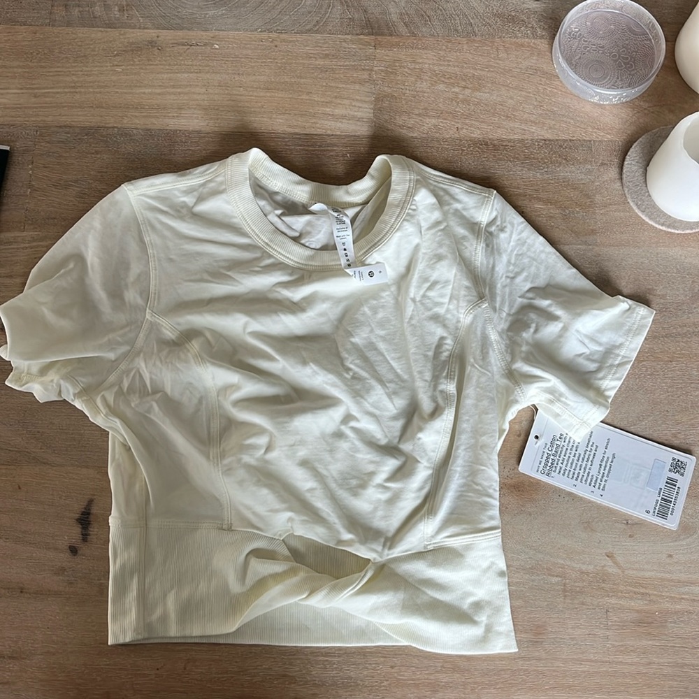 Lululemon cropped cotton ribbed band tee. Size 6. Light yellow/cream